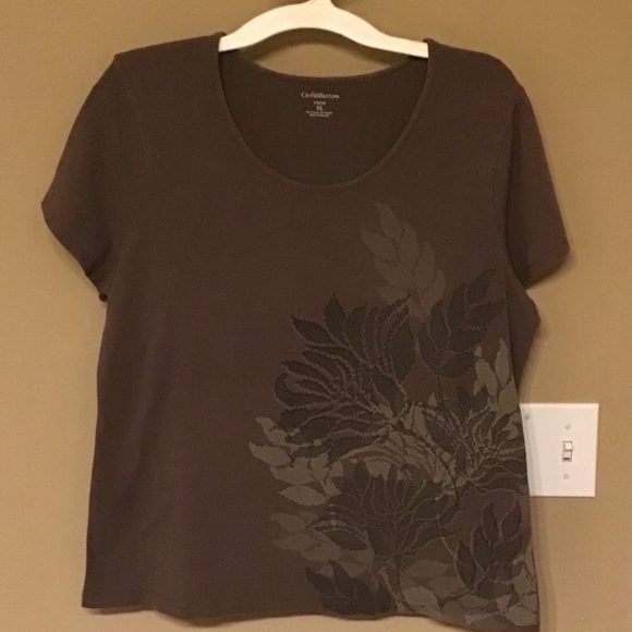 Brown Tee with floral design - Picture 1 of 3